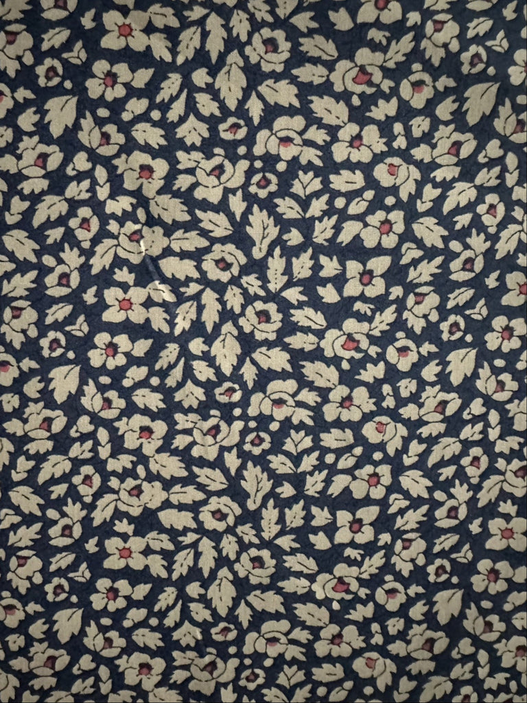 Liberty Tana Lawn® - LTL03637287A - Feather Fields blue